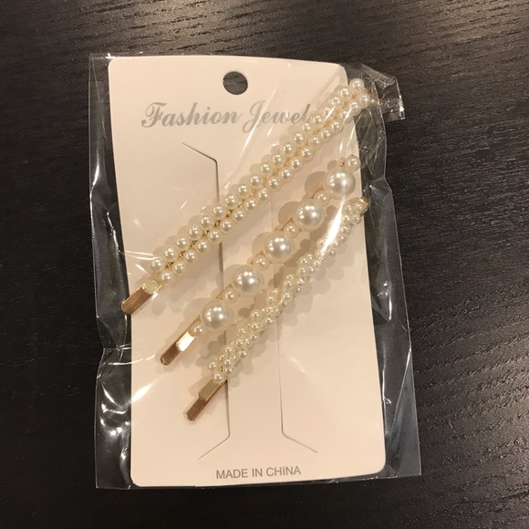 Set of 3 Pearl Clips - NWT - Picture 2 of 2